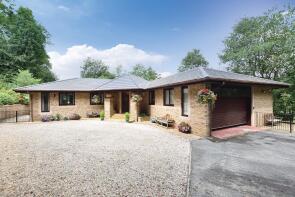 Stairholme, B730 At Stair To South Ayrshire Boundary, Mauchline KA5 5HW