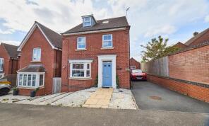 32, Oaklands Drive, Leicester LE9 7HT