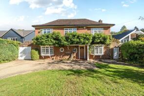 Littlefold, The Highlands, Leatherhead KT24 5BQ