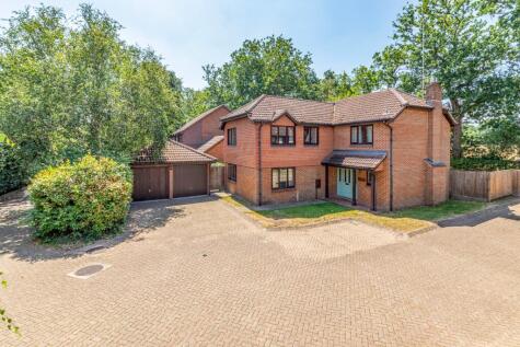 Squirrel Wood, West Byfleet, Surrey, KT14