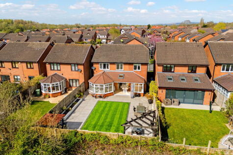 Donnington Close, Leigh, WN7 3NY