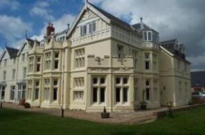 Flat 2, Haseley Hall, Birmingham Road, Warwick CV35 7HF
