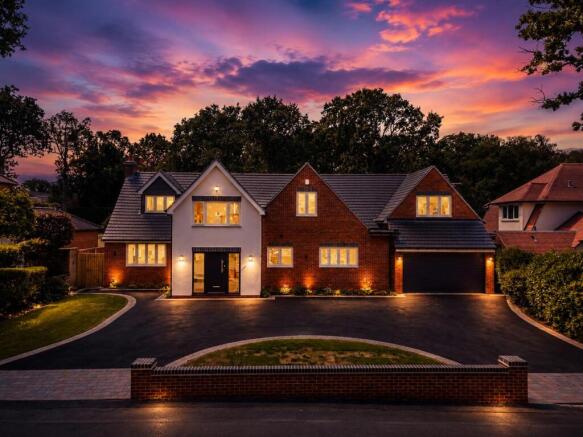 9 Woodside Way_1.jpg