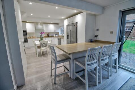 Ward Close, Wokingham, RG40