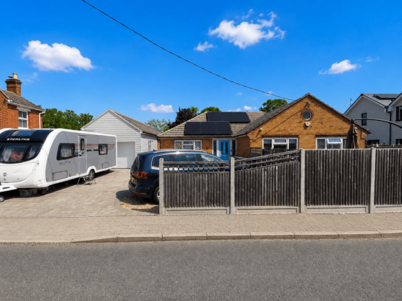 3 bed bungalow for sale New Captains Road, West M