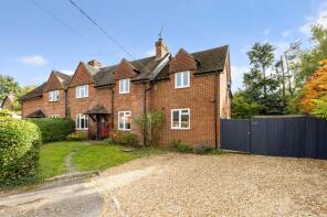 6 The Brambles, Green Lane Cottages, Churt, Farnham GU10 2PB