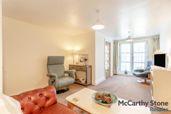 8686854-interior10.jpg