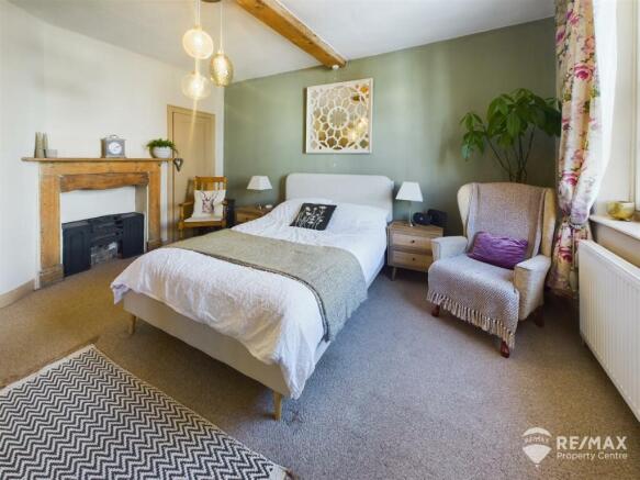 Bedroom 1.jpg