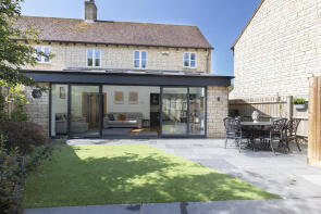 48, Hawthorne Drive, Bradwell Village, Burford OX18 4XF