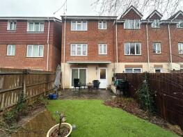 10, Belfry Square, Basingstoke RG22 4WZ