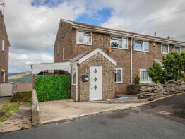15, Hilltop Avenue, Cilfynydd, Pontypridd CF37 4HZ