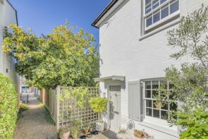 28, York Road, Weybridge KT13 9DT