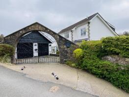 Woodbury House, Stoney Road, Garndiffaith, Pontypool NP4 8PY