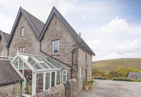 63, Top Cottages, Cressbrook SK17 8SX
