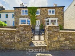 21, Cross Square, Haverfordwest SA62 6SE