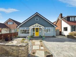 141, Cotswold Crescent, Bury BL8 1QL