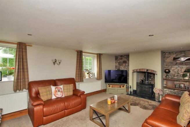 Living Room - c.JPG