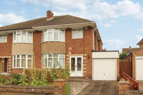 32, Oakway, Wellingborough NN8 4SB