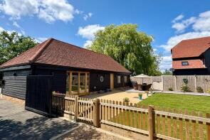 Bluebell Lodge, Threshers Bush, Matching, Harlow CM17 0NP