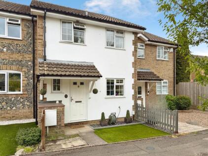 Chive Court, Farnborough, Hampshire, GU14