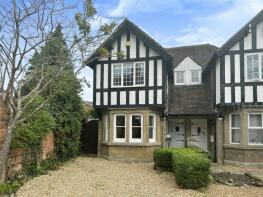 Aymestrey, Warwick Road, Warwick CV35 7QY