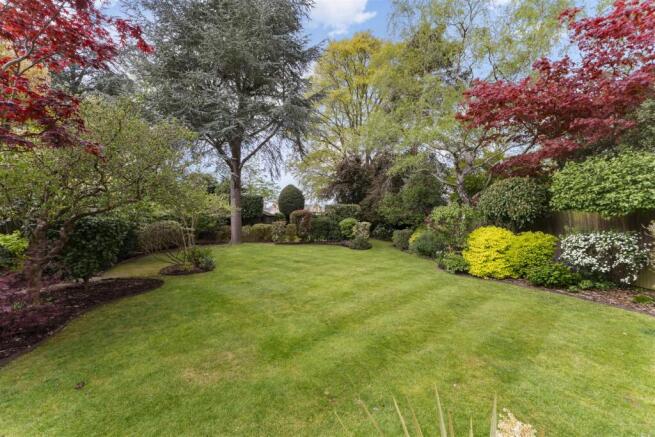183 Ember Lane East Molesey KT816.jpg