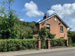 1, Model Cottage, Littledean Road, Elton, Newnham GL14 1JY
