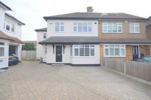 17, Eugene Close, Romford RM2 6DJ