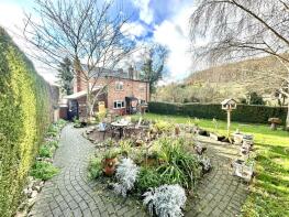 Lyndhurst, Burghope Lane, Hereford HR4 8ED