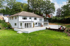The Dell, Lake View, East Grinstead RH19 2LS