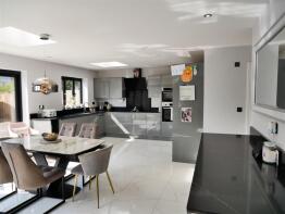 6, Poynder Place, Calne SN11 8SQ