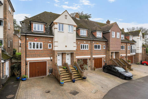 St. Nicholas Crescent, Pyrford, GU22