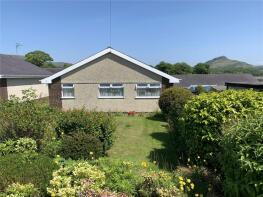 Eithinog, Bryn Tyddyn, Pentrefelin LL52 0PE