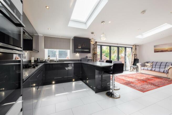 KITCHEN 4.jpg