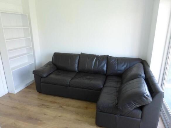 Lounge 1.JPG