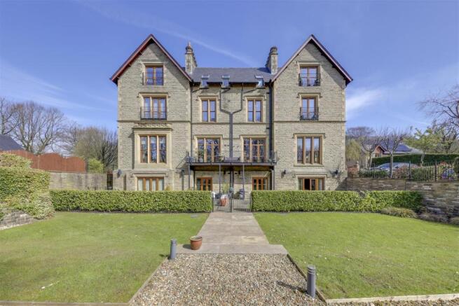 Rear Elevation & Gardens