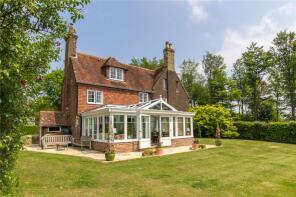 Bannisters, Deer Park Road, Robertsbridge TN32 5HL