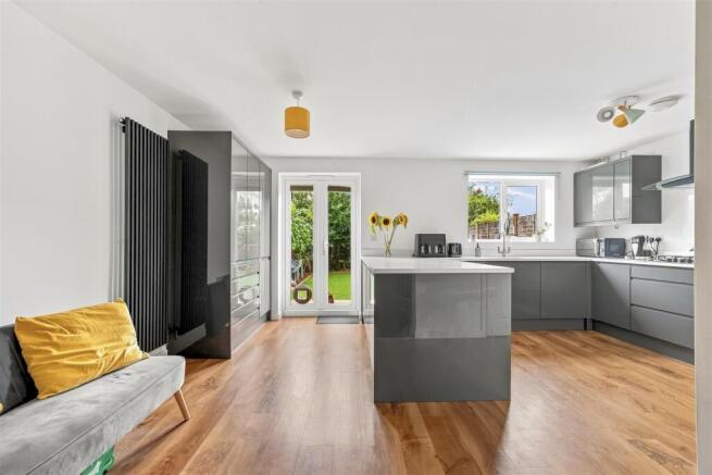 Kitchen 4.jpg