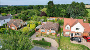 Redlands, Gardiners Lane North, Crays Hill, Billericay CM11 2XA