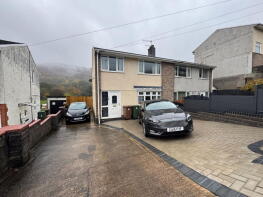 4, Garden Close, Caerphilly CF83 3NA