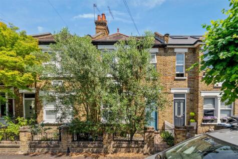 Vernon Avenue, Raynes Park