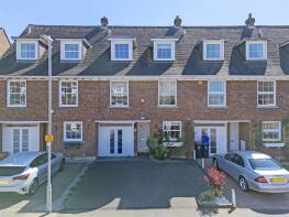 72, Theydon Grove, Epping CM16 4QA