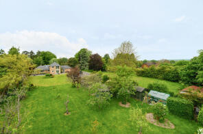 Middlefields, Stapley Lane, Ropley, Alresford SO24 0EL