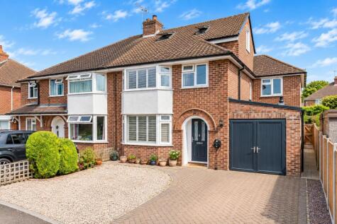 Brymore Close, Prestbury, Cheltenham, Gloucestershire, GL52