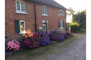 Badgers Holt, Weston Quarry Cottages, Weston Bank, Stafford ST18 0BA