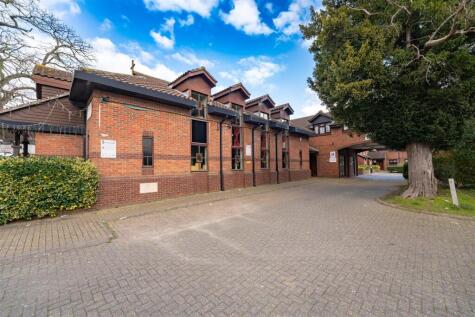 Vicarage Farm Road, Hounslow TW5