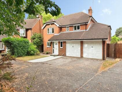 Firethorn Close, Fleet, Hampshire, GU52
