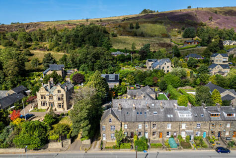 Huddersfield Road, Saddleworth, OL3