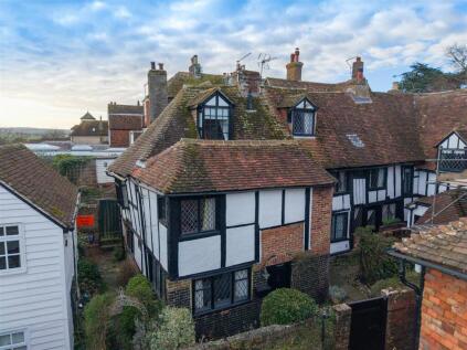 Hucksteps Row, Church Square, Rye, East Sussex TN31 7HG