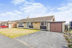 5, Springfield Crescent, Kirk Smeaton, Pontefract WF8 3LE